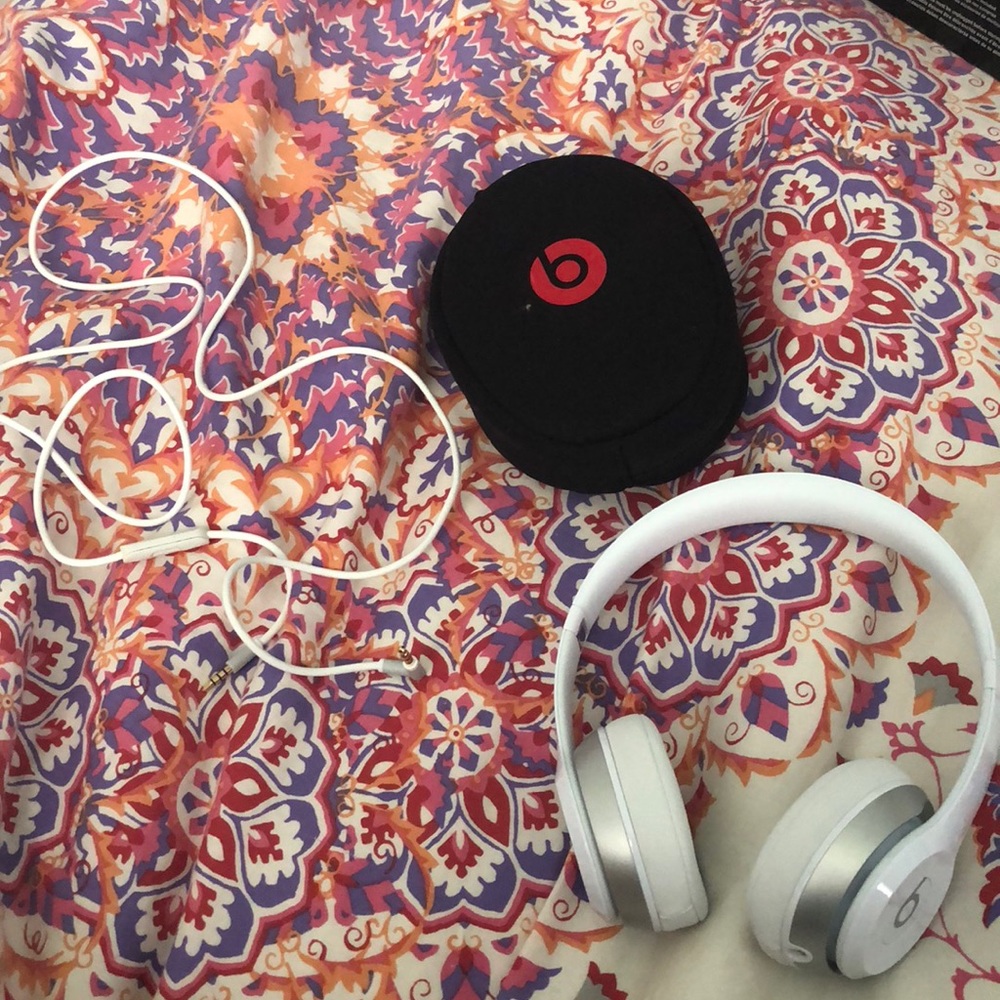 NWB white beats solo head phones